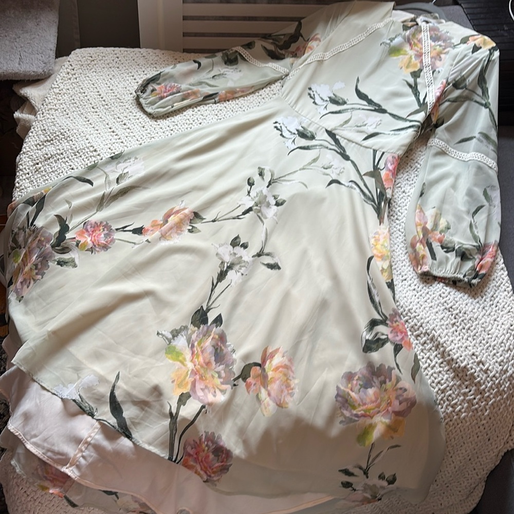 Elegant Floral Midi Dress in Green and Pink